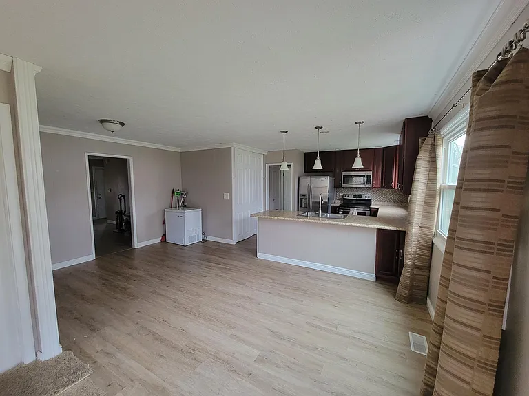 5021 Blackford Dr W — Photo 8