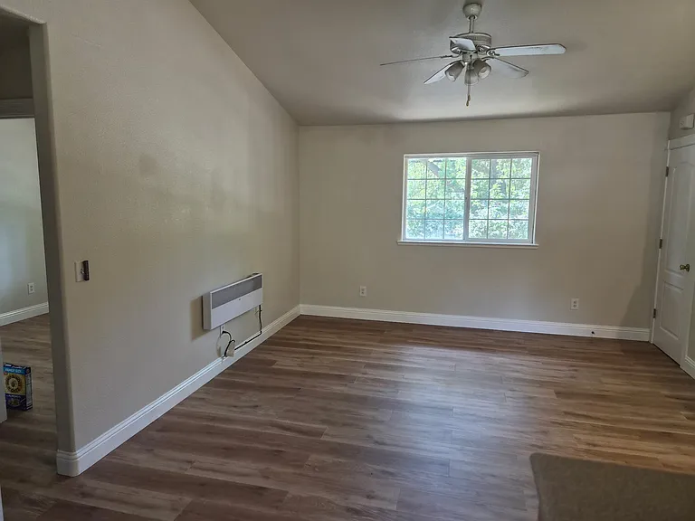 801 Linden St — Photo 5