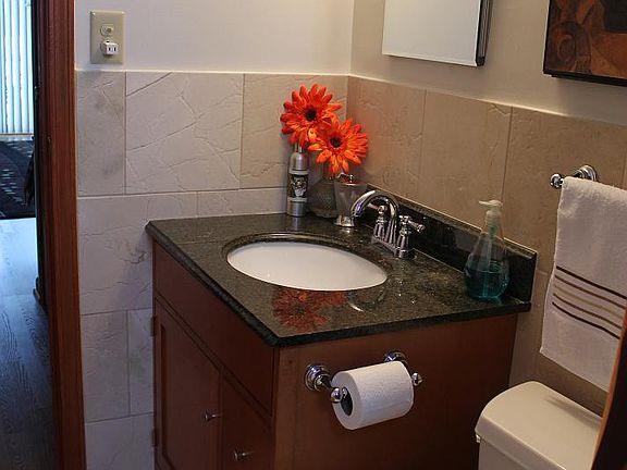 3rd image of 181 Crestmount Ave APT 1