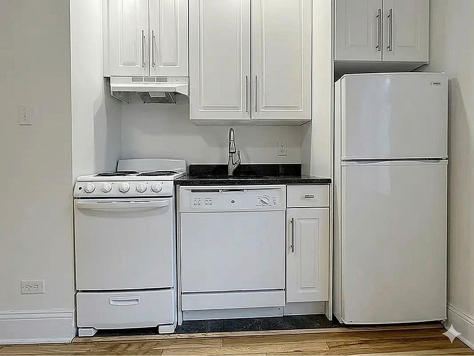 2nd image of 214 E 51st St APT 5K