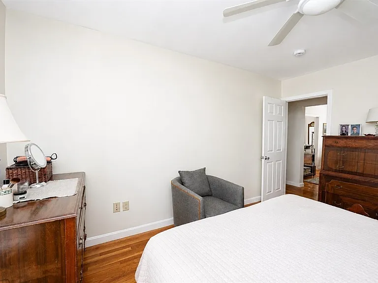 11 Sterling Park #1R — Photo 4