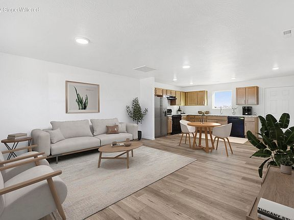 3rd image of 821 Hoffman Hills Boulevard