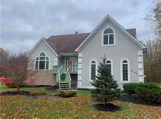 8169 Westphalinger Rd, East Amherst, NY 14051