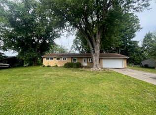 3947 N Burchard Dr, Decatur, IL 62526