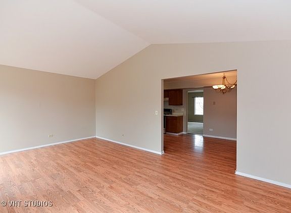 5th image of 2935 Worcester Ln