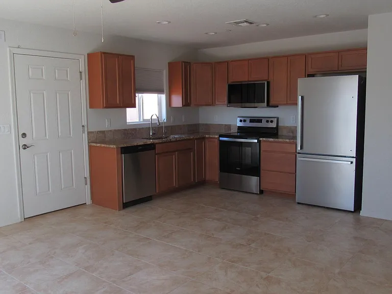 2495 Palisades Dr #B-102 — Photo 9