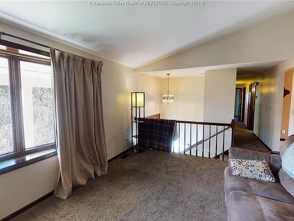 5th image of 1402 Lyndale Dr