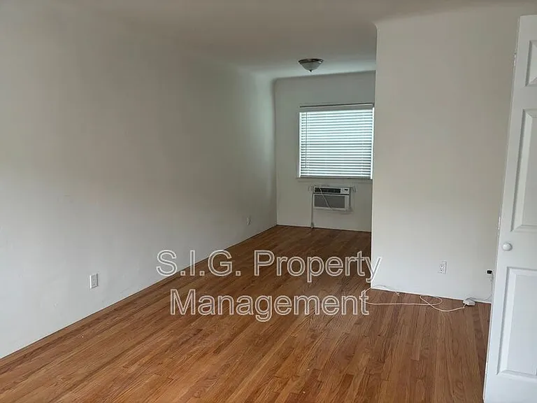 1151 Western Ave #C — Photo 7