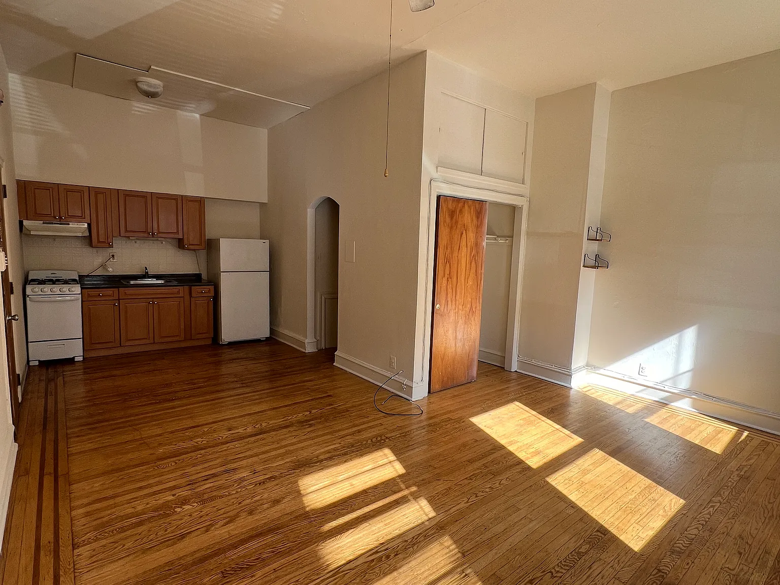 Studio, 260 sqft, $1,040 — Photo 1