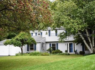 15 Buttonwood Cir, Fairport, NY 14450