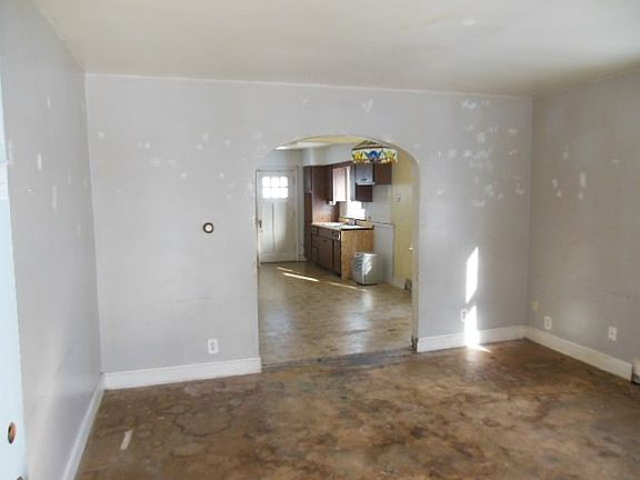 3rd image of 5445 Foster Ave