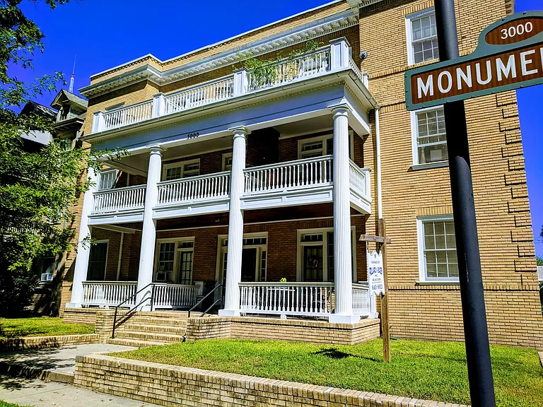 3000 Monument Avenue — Photo 1