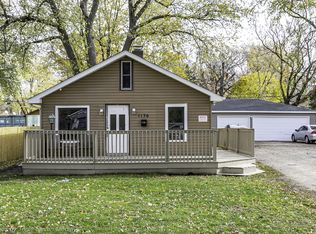 1136 Gates St, Aurora, IL 60505