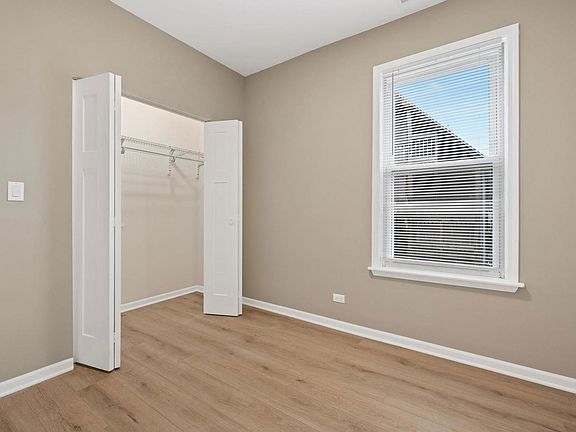 3rd image of 3311 N Ravenswood Ave #2