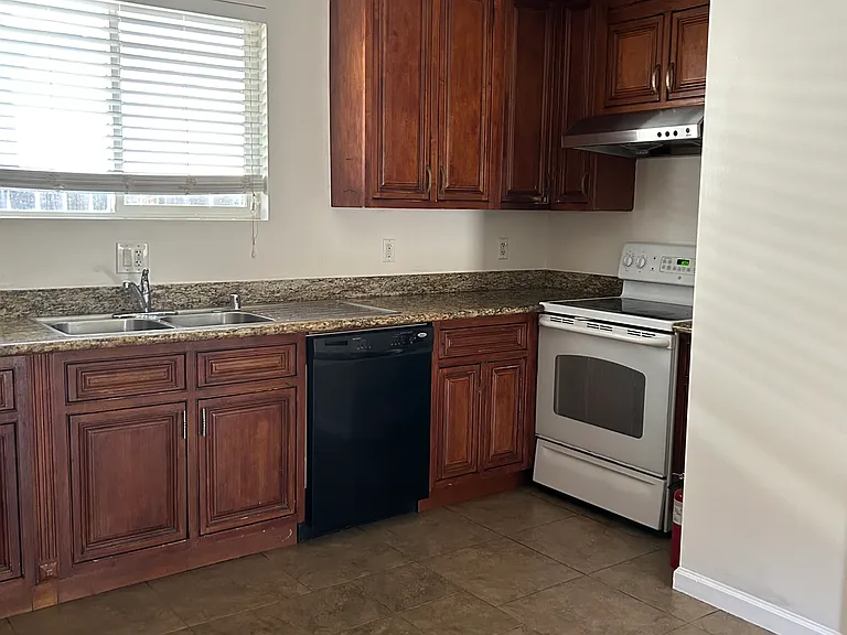 740 Concord Ave #1 — Photo 4