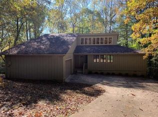 4100 Chestnut Dr, Flowery Branch, GA 30542