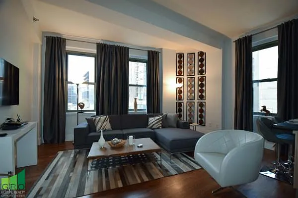 Rented by Global Realty Opportunities | media 18