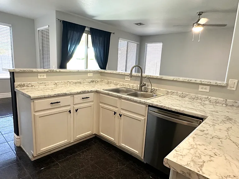 2811 E Tyson St — Photo 3
