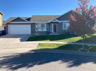 1920 N Coach Dr, Greenacres, WA 99016