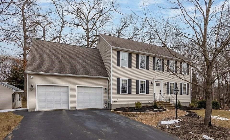 1st image of 11 Heronwood Dr