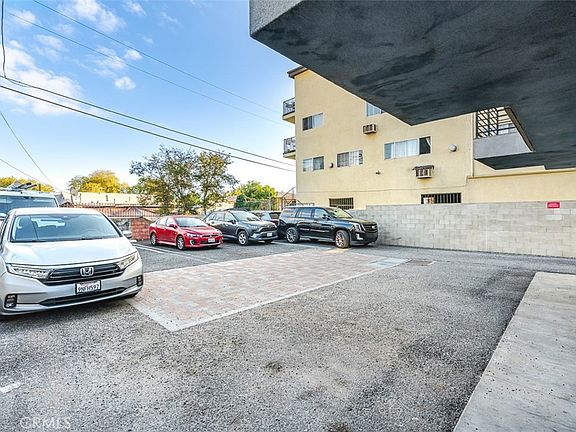 5th image of 3324 Chapman St