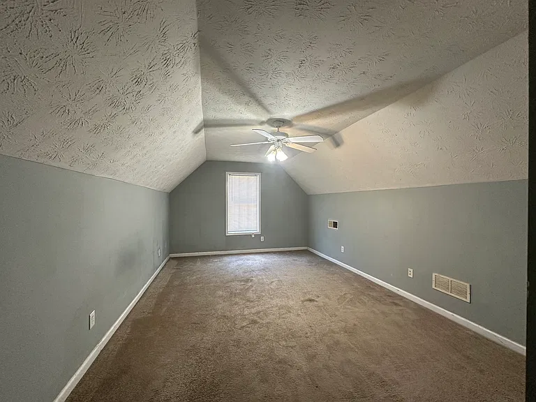 976 Sham Pointe Dr — Photo 17