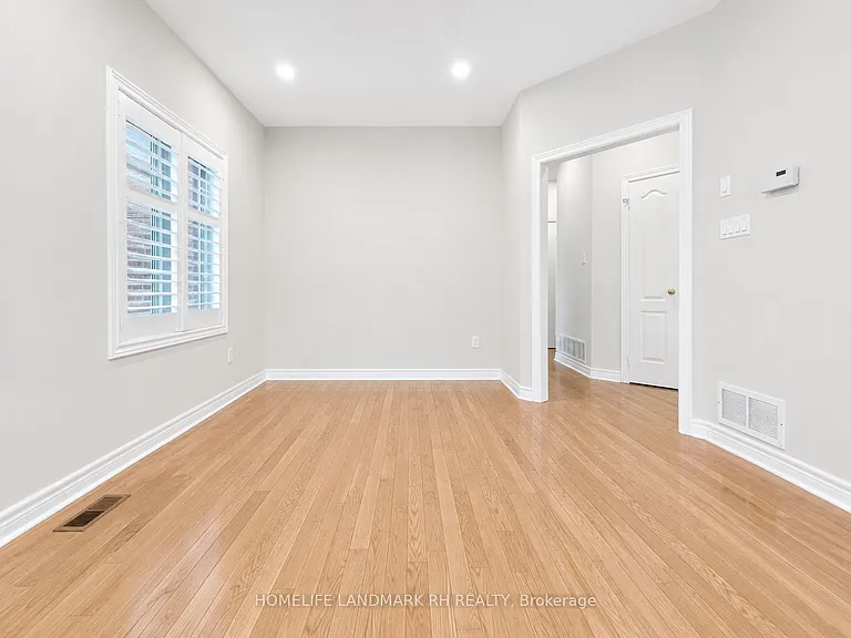 499 Pleasant Ridge Ave — Photo 5