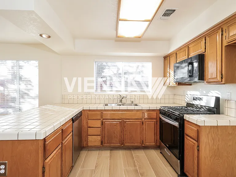 8263 Windwood Way — Photo 7
