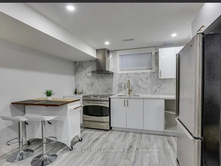 3194 Morgan Ave #LOWER — Photo 6