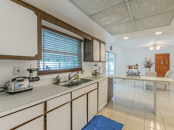 3rd image of 115 Albrighton Dr