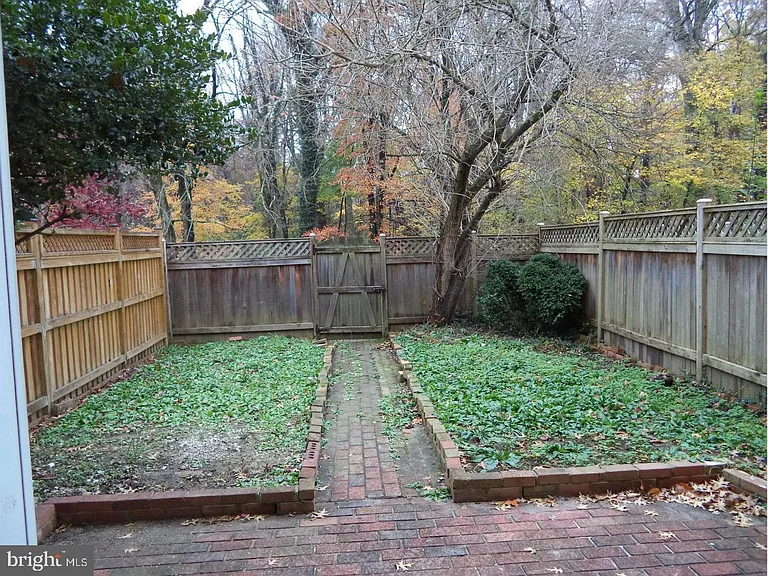 7027 Alicent Pl — Photo 14