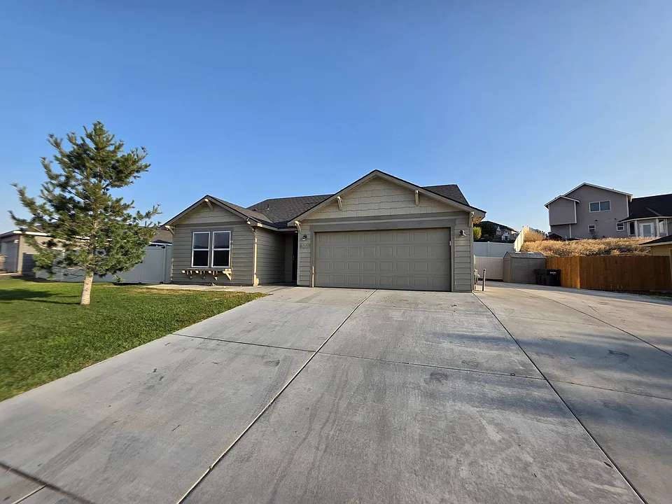 6009 Pimlico Dr