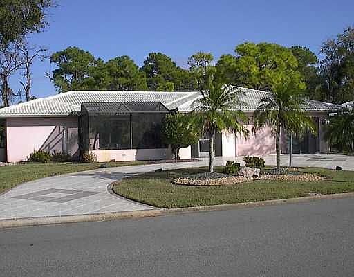 1st image of 421 Rubens Dr