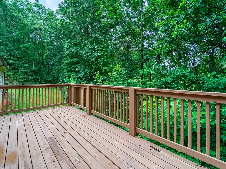 215 Oakridge Dr — Photo 36