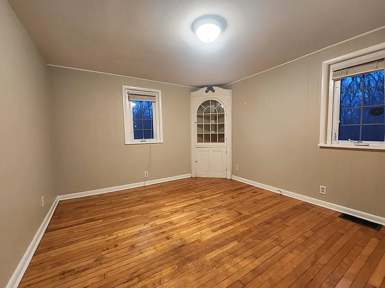 5550 Midland Rd — Photo 9