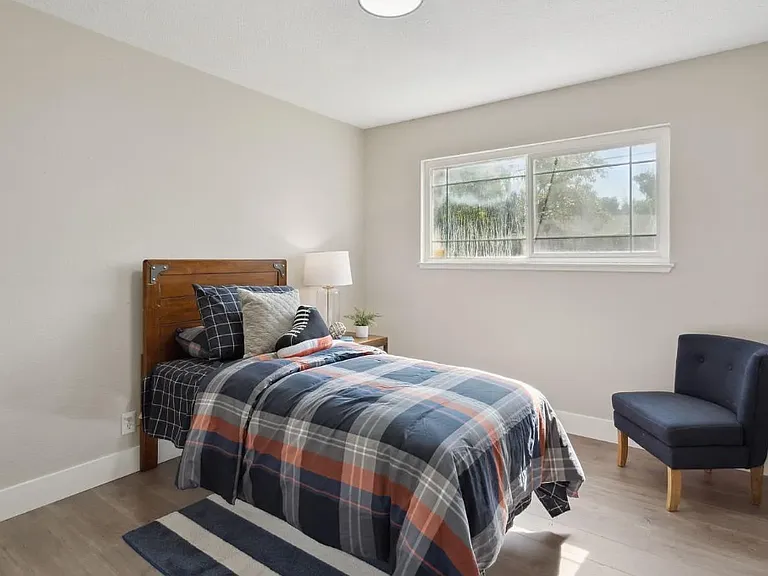1228 Athena Ave — Photo 14