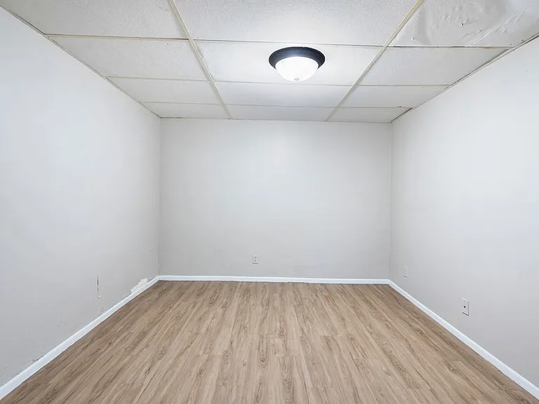 2314 Walnut St — Photo 6