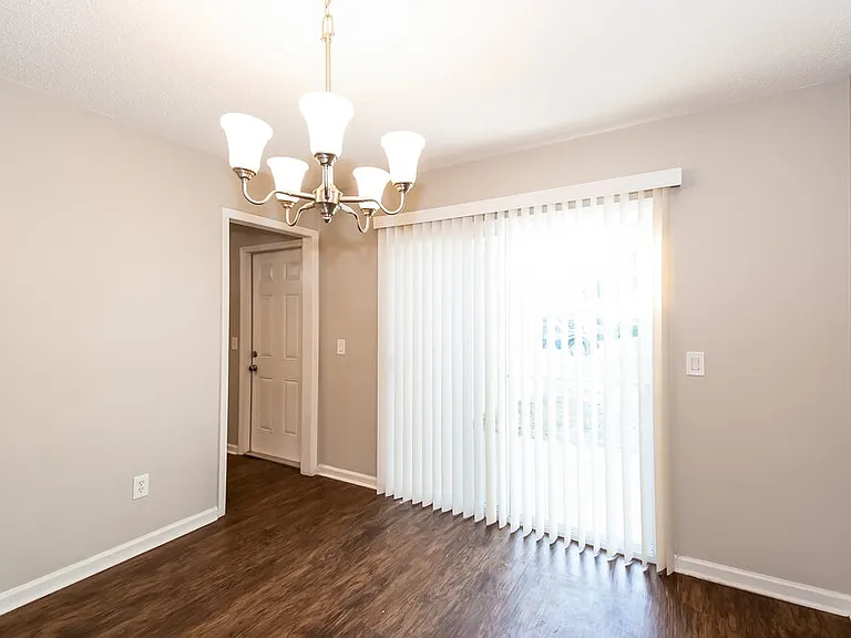 594 Thomas McKeen St — Photo 7