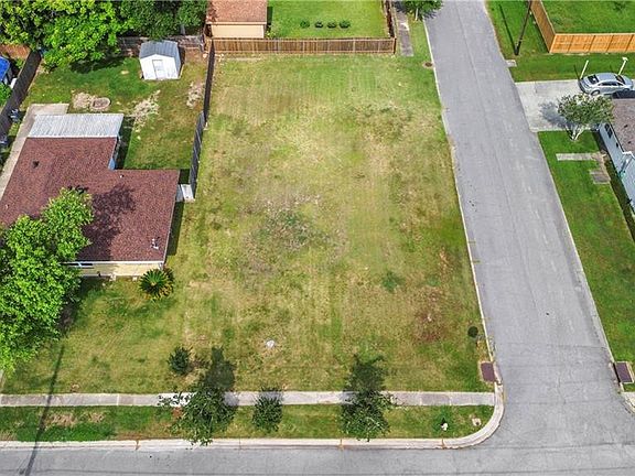 4th image of 101 Ravan Ave