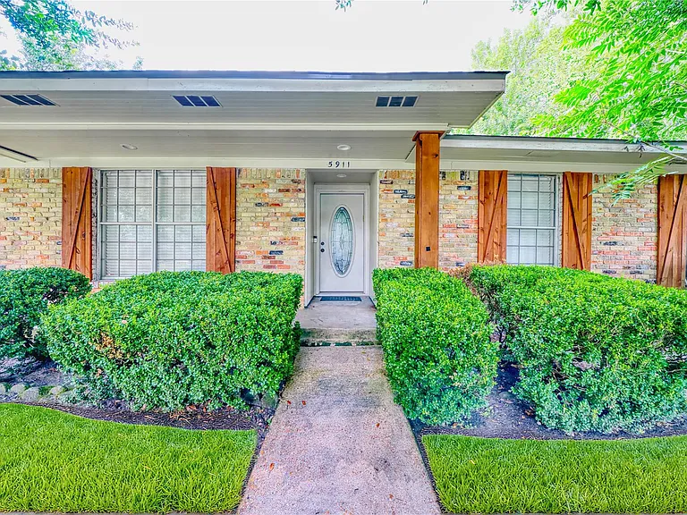 5911 Dawnridge Dr — Photo 6