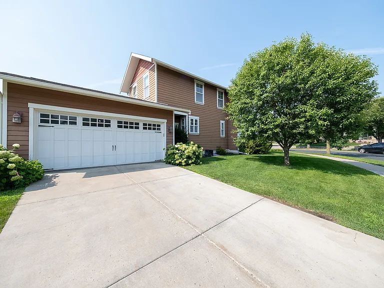 15615 Dunberry Way — Photo 2