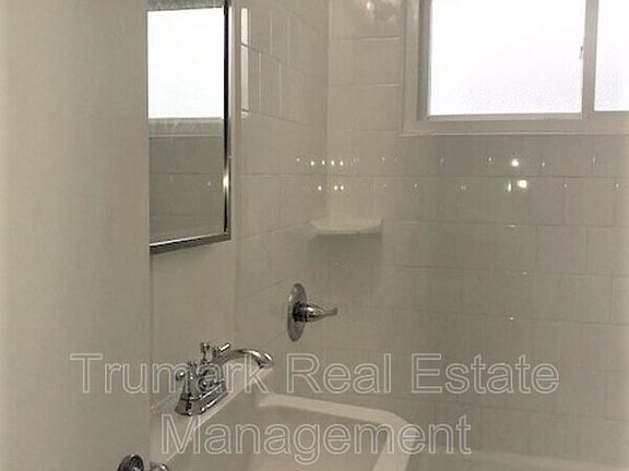 5th image of 4850 Ellenwood Dr APT 4