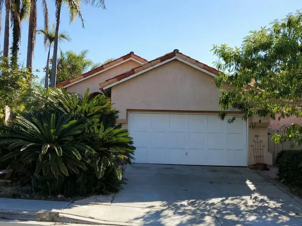 1672 Olympus Loop Dr, Vista, CA 92081