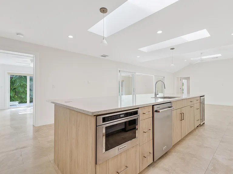 1386 S Atlantic Dr — Photo 23