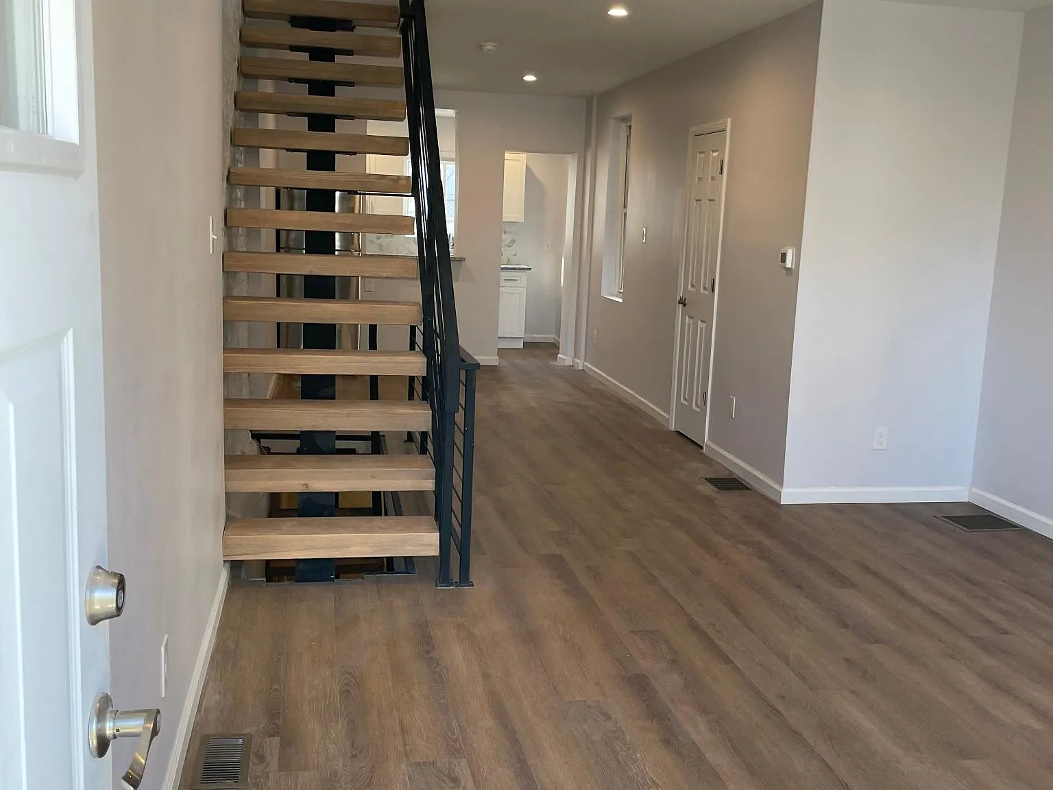 1552 S Ringgold St — Photo 2