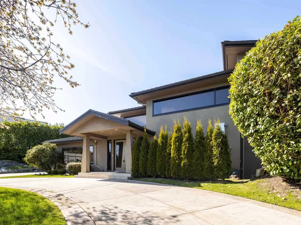 1109 Hillside Rd, West Vancouver, BC V7S 2G3