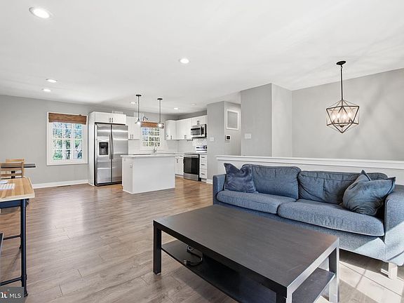 4th image of 7926 Tower Court Rd