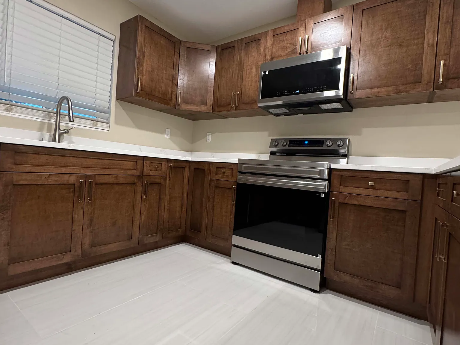 4 bed, 1430 sqft, $3,200 — Photo 4
