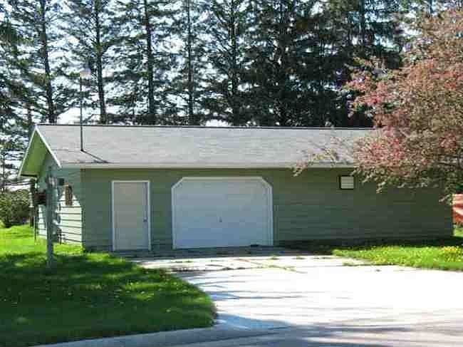 2nd image of 2110 W Grand Ave