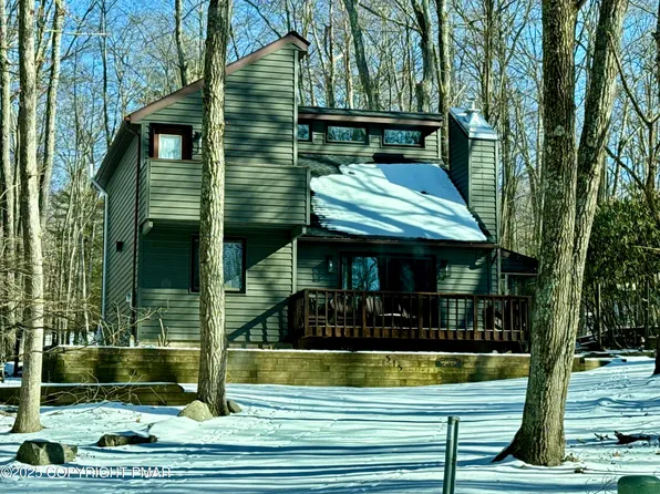 515 Hallowood Dr, East Stroudsburg, PA 18302